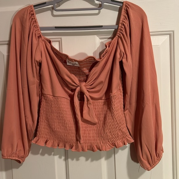 NWOT  Off Shoulder Cropped Top  3/4 Sleeves Size Large Boutique Brand - Picture 5 of 5